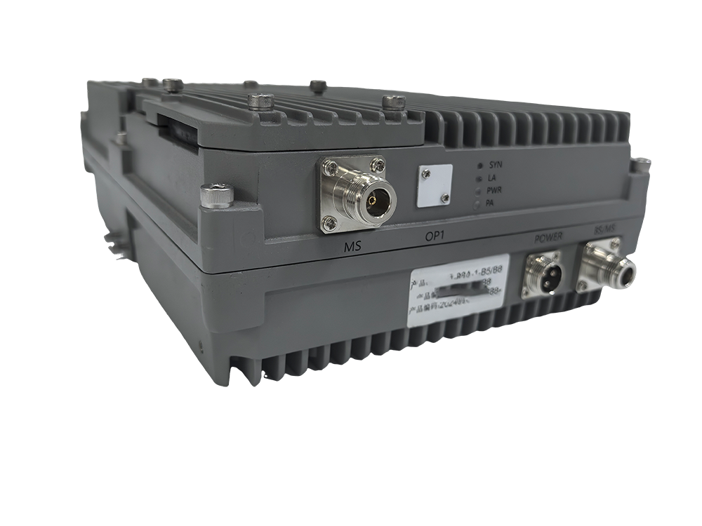  焉耆三频手机信号接收器2000㎡